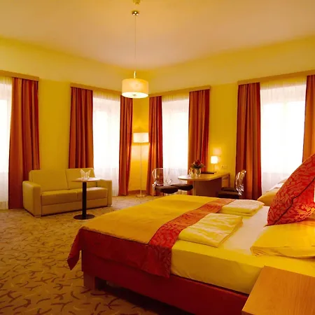 Drei Raben Hotell 4*